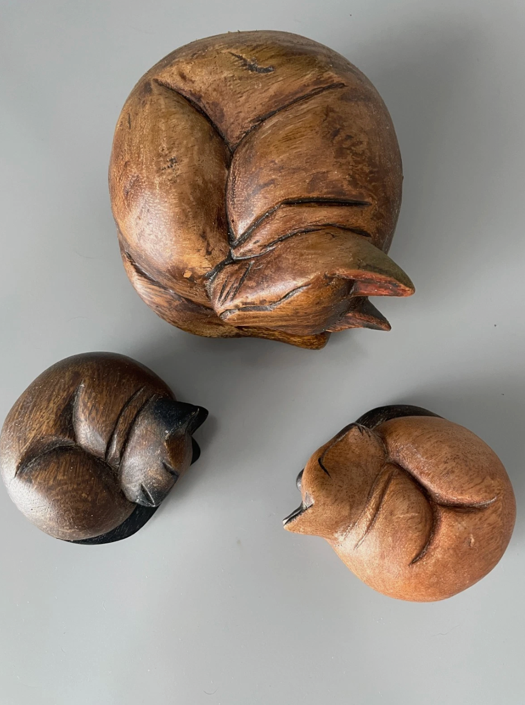 Cats - Curled-Up Sleeping Cat Set Carved Wooden Collection Ornament